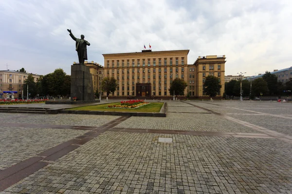 在沃罗涅日市中心的列宁广场 — 图库照片