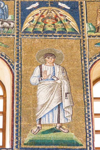 Ravenna, Italy - 7 july 2016 - Basilica of San Vitale mosaics — Stock Photo, Image