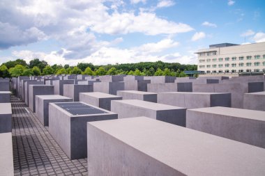 Brandenburg Gate yakınındaki Yahudi Holocaust Memorial