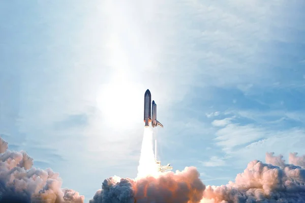 Запуск Ракеты Дымом Огнем Элементы Этого Изображения Представлены Наса Высокое — стоковое фото