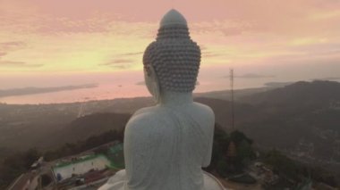 Phuket Büyük Buda dağda