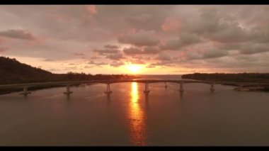 Sirilanta köprü Lanta Noi Adası - Lanta Yai Adası bağlama