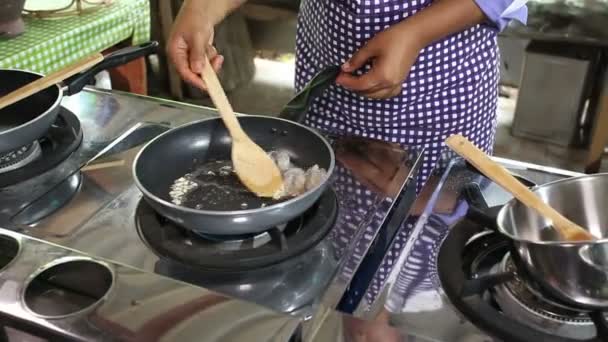 Enseigner la cuisine Thaifood — Video