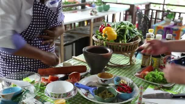 Učit, vaření Thaifood — Stock video