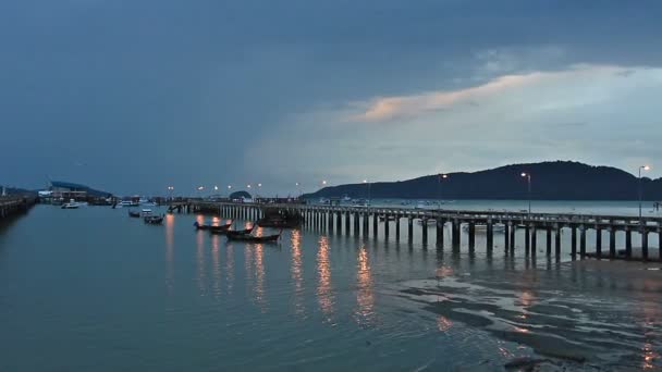 Muelle de Chalong en Phuket Tailandia — Vídeos de Stock