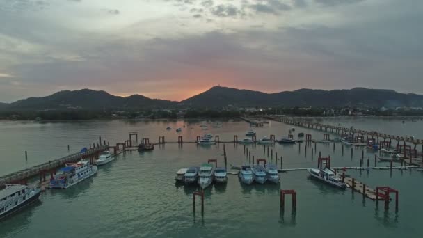 Muelle de Chalong en Phuket Tailandia — Vídeos de Stock