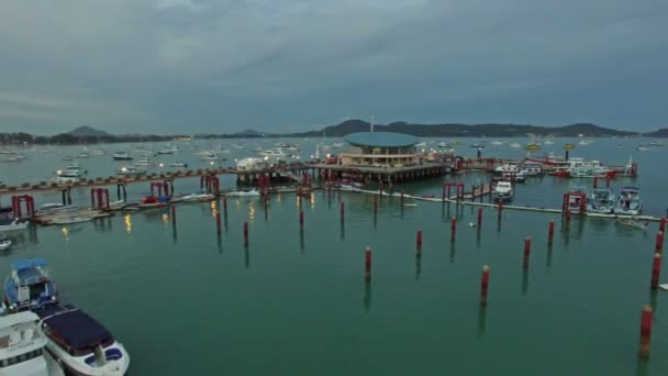 Muelle de Chalong en Phuket Tailandia — Vídeo de stock