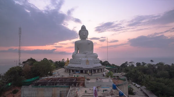 Большой Будда Пхукета является одним из островных — стоковое фото