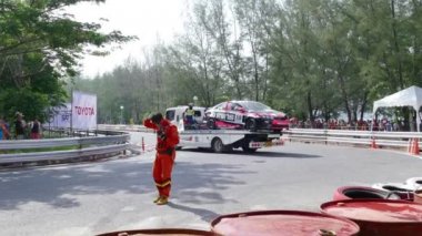 Yarış Kapalı eğriler 