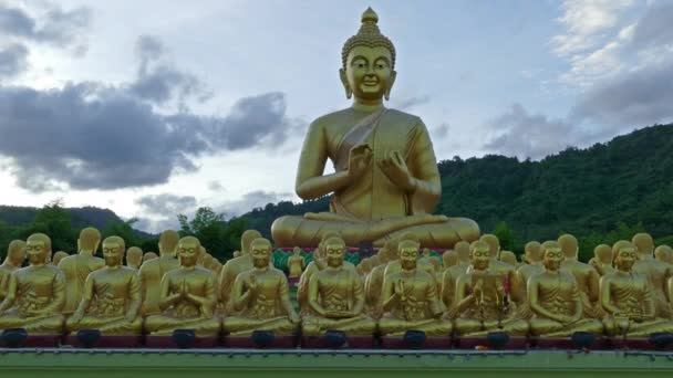 Bucha buddhistischer Gedenkpark — Stockvideo