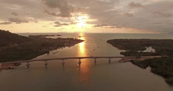 Sirilanta bridge Krabi — Stockvideo