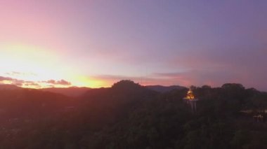 Khoraung adlı kırmızı gökyüzü günbatımı