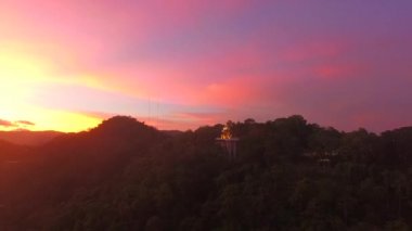 Khoraung adlı kırmızı gökyüzü günbatımı