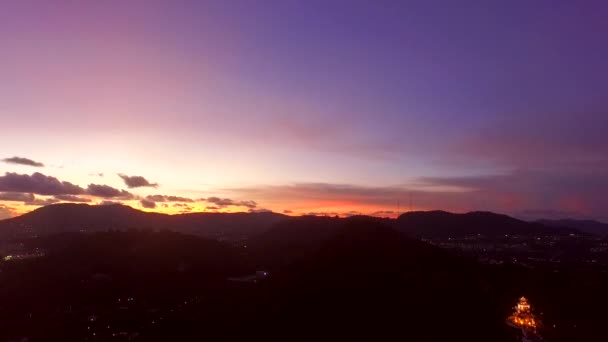 Sonnenuntergang am roten Himmel bei Khoraung — Stockvideo