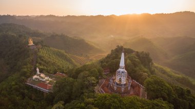 güzel chedi üstünde tepe tepe