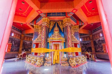 Beyaz pagoda üstünde tepe tepe Bangreang Tapınağı