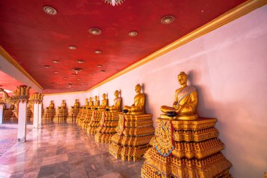 Beyaz pagoda üstünde tepe tepe Bangreang Tapınağı