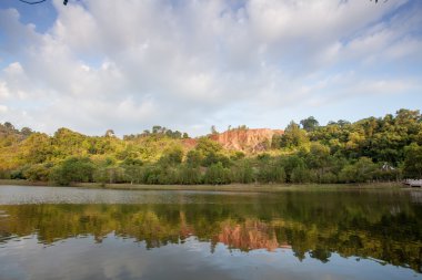Maden Müzesi Önünde Bataklık Yansıması