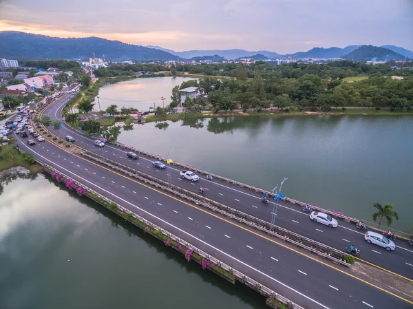 Puente sobre el lago Suan Luang — Foto de Stock