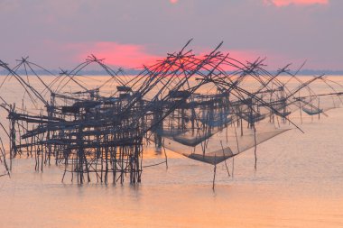 Balık ağı lagün içinde