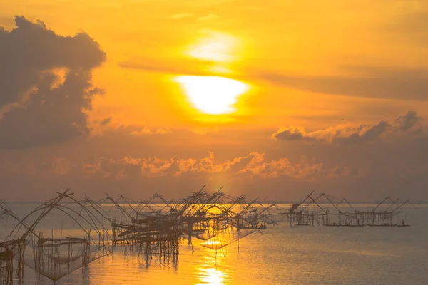 Fishing net in lagoon — Stock Photo, Image