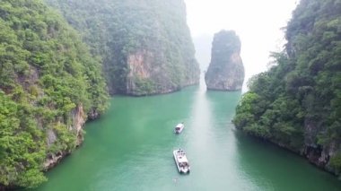Adaları Phang Nga Körfezi'nde