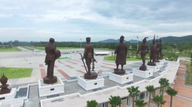 Heykelleri büyük Kral'ın Rajabhakti Park Tayland