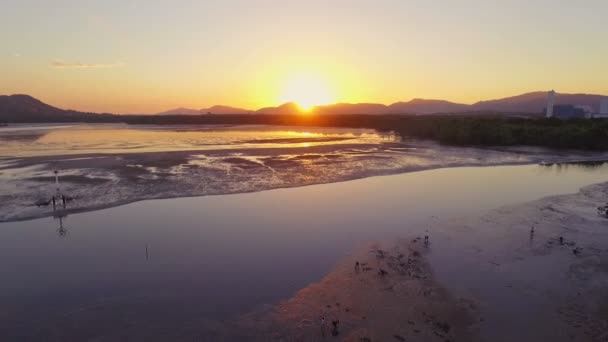 Fotografia aérea no parque Sapan Hin durante o pôr do sol — Vídeo de Stock