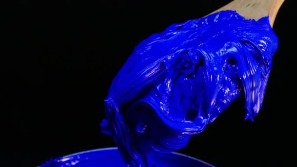 Color azul claro y color azul oscuro de la tinta de plastisol — Vídeos de Stock