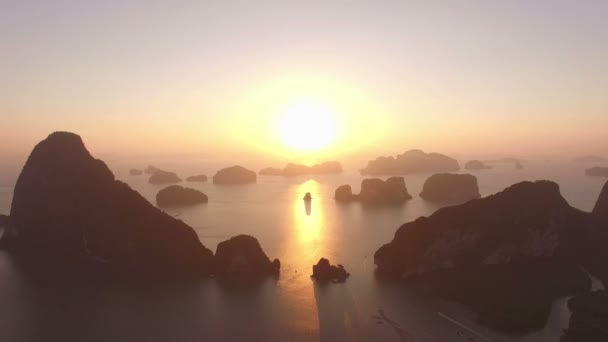 Fotografía aérea en Phang Nga golfo — Vídeos de Stock