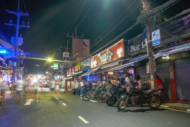Phuket, Tayland - 6 Kasım 2020: Koronavirüs salgını sırasında turistik bölgeler durgundu.