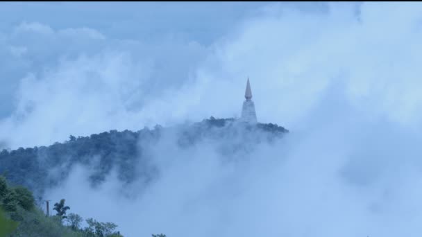 Pagoda Przykrywająca Mgłę Wat Phu Thub Berg Wat Phu Thub — Wideo stockowe