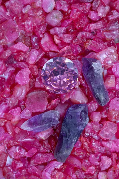 Berlian Batu Ametis Memakai Ruby Rough Gemstone Mentah — Stok Foto