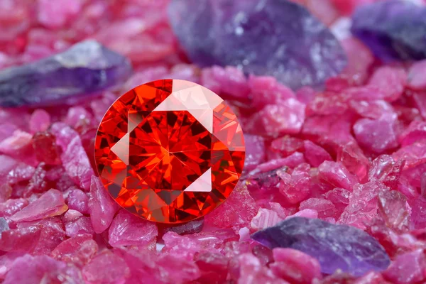 Rubínově Červené Diamanty Hrubém Rubínovém Drahokamu — Stock fotografie