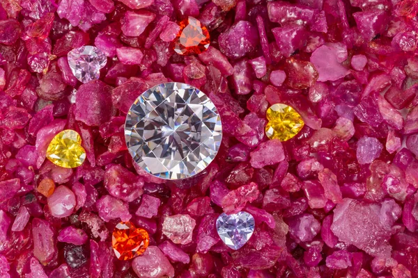 Les Diamants Sont Placés Dans Une Enclave Diamants Forme Coeur — Photo