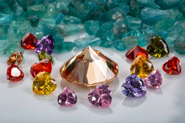 Yellow Sapphire Diamonds Surrounded Heart Shaped Diamonds Raw Sky Blue — Stock Photo, Image