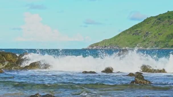 Lassú Mozgású Videó Hullámokról Ahogy Elérik Zátonyt Yanui Beach Mentén — Stock videók