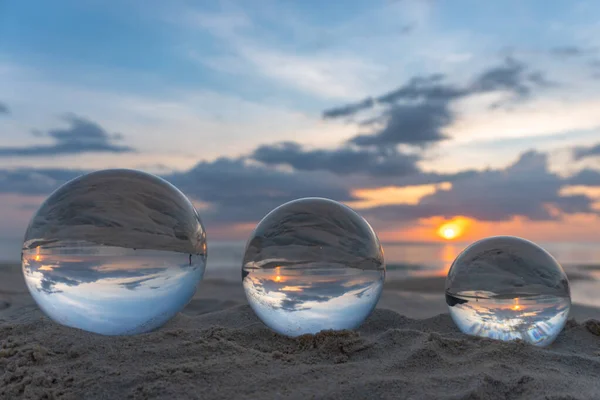 Tres Bolas Cristal Claro Tres Tamaños Son Esfera Revela Vista — Foto de Stock