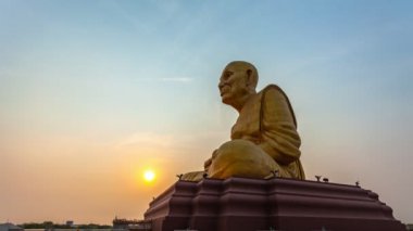 Büyük Budist Monks Luang Phor Tuad Heykeli Buda Uttayarn Maharach Projesi Ayutthaya, Tayland