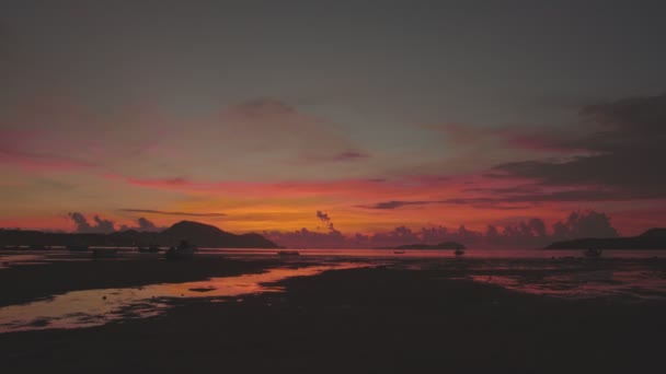 Červený Východ Slunce Nad Mořem Video Video Přírodě Vysoce Kvalitní — Stock video
