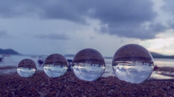 Magnífico Céu Acima Das Bolas Cristal Praia Belo Reflexo Céu — Vídeo de Stock