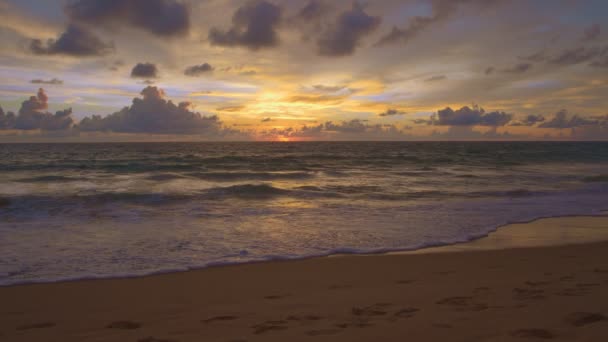 Grandes Vagues Dans Beau Coucher Soleil — Video