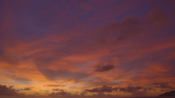 Облака Движутся Потрясающем Небе Сцена Красочного Романтического Заката Неба Облаками — стоковое видео