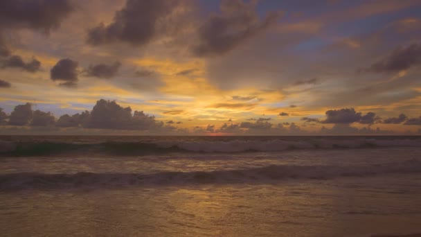 Stundenlanger Sonnenuntergang Bunten Bewölkten Himmel — Stockvideo