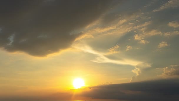 Scena Time Lapse Cielo Romantico Con Nuvola Viola Coprire Oceano — Video Stock