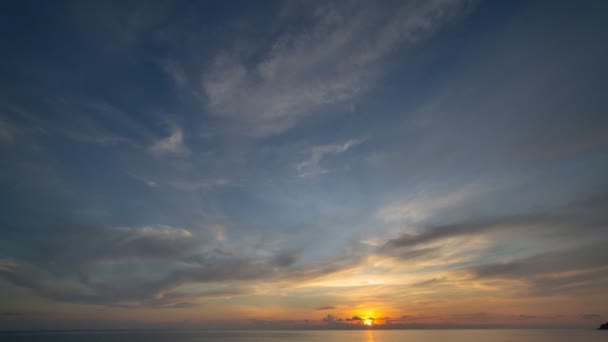 Lapso Tiempo Nube Lluvia Atardecer Sobre Agua Del Mar Paisaje — Vídeo de stock