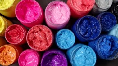 Renkli renklerin üst görünümü boyaları