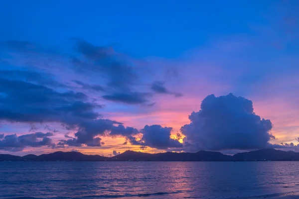 Scène Vue Sur Paysage Nuage Déplaçant Dessus Chaîne Montagnes Été — Photo