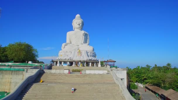 Phuket Big Buddha Однією Найважливіших Шанованих Пам Яток Острова Пхукет — стокове відео