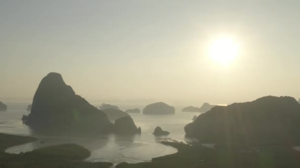 来自岛屿上空阳光的光芒 — 图库视频影像